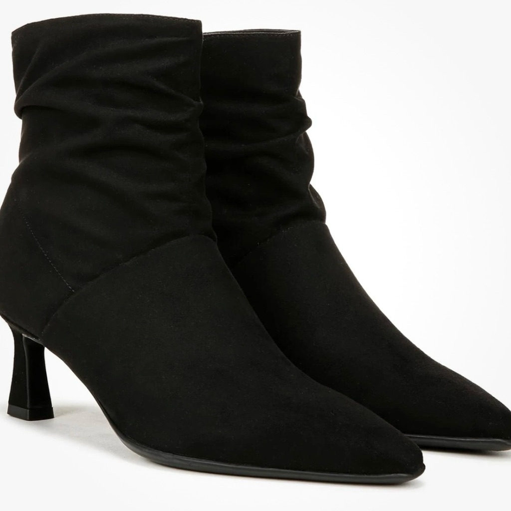 Naturalizer Black Ankle Booties With Chunky Heel